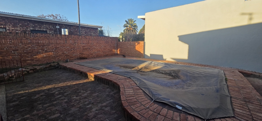 4 Bedroom Property for Sale in Rhodesdene Northern Cape
